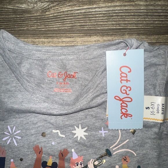 Cat & Jack Girl’s Celebrate Long Sleeve Graphic T-Shirt Gray Size Small. NWT. U - Picture 3 of 5